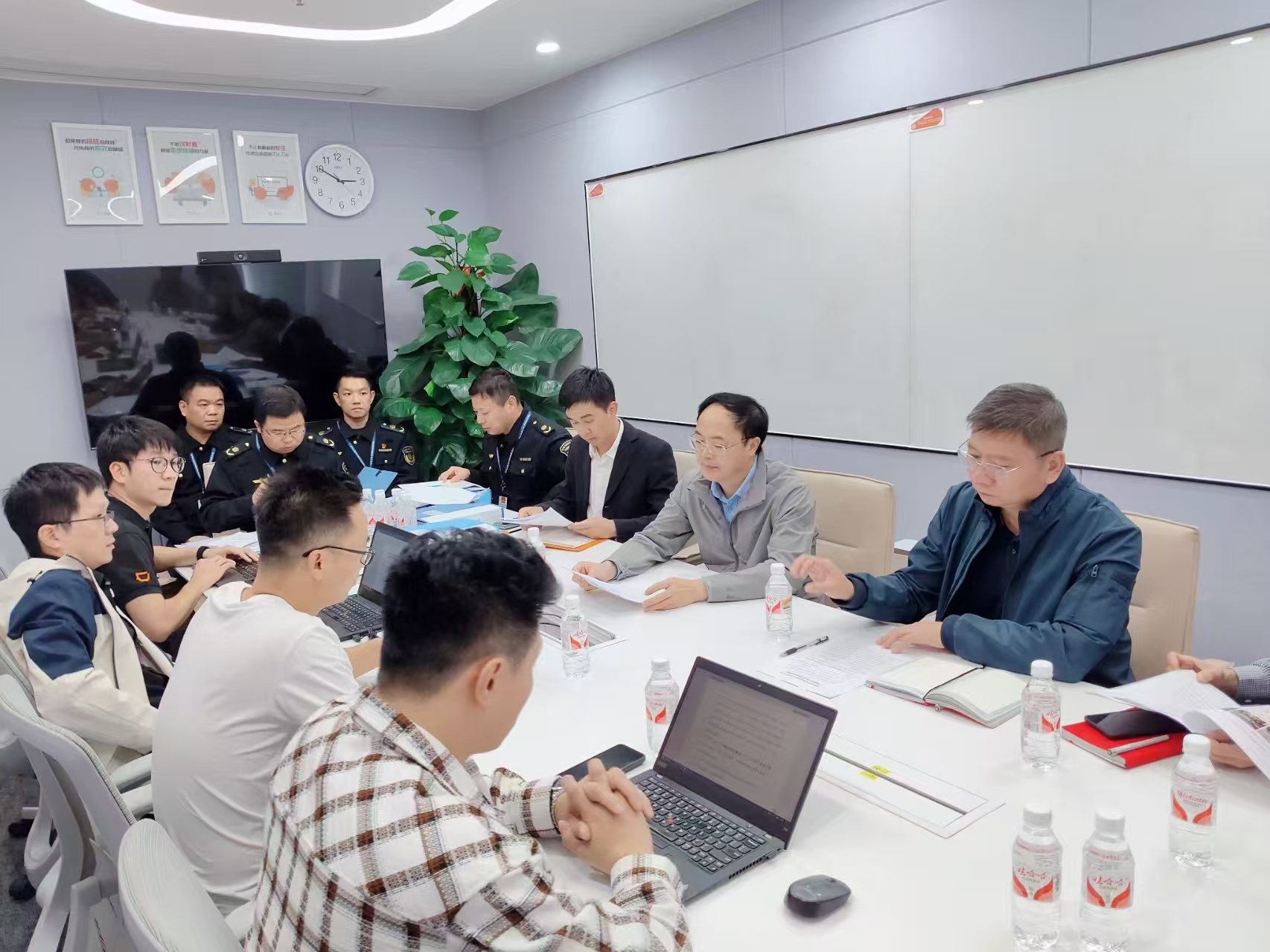 检查组检查滴滴科技有限公司东莞分公司现场.jpg