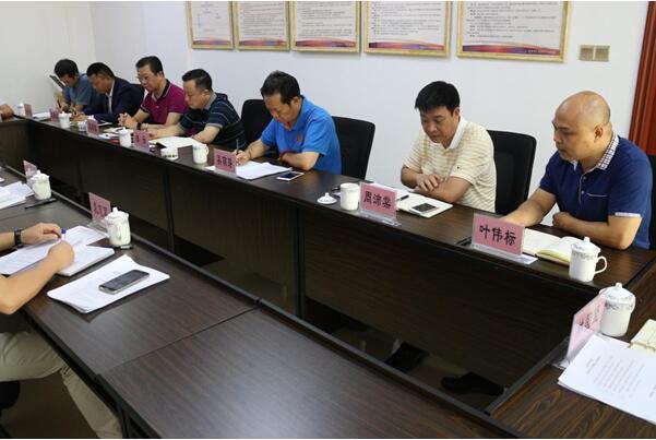 市道路运输管理局陈瑛瑜局长带队到汽车维修行业协会调